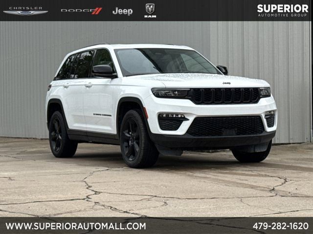Used 2024 Jeep Grand Cherokee Limited w/ Black Appearance Package