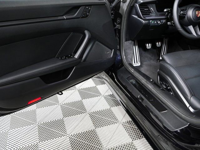 2025 Porsche 911 Carrera T