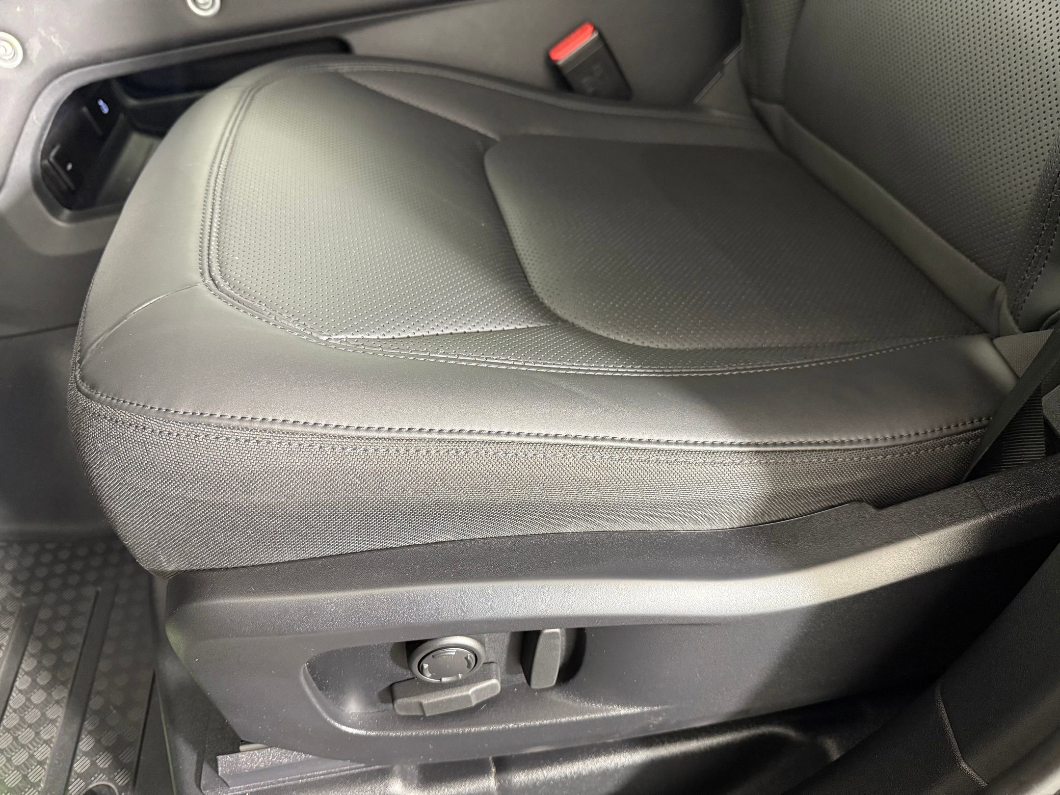 2025 Land Rover Defender 110 S