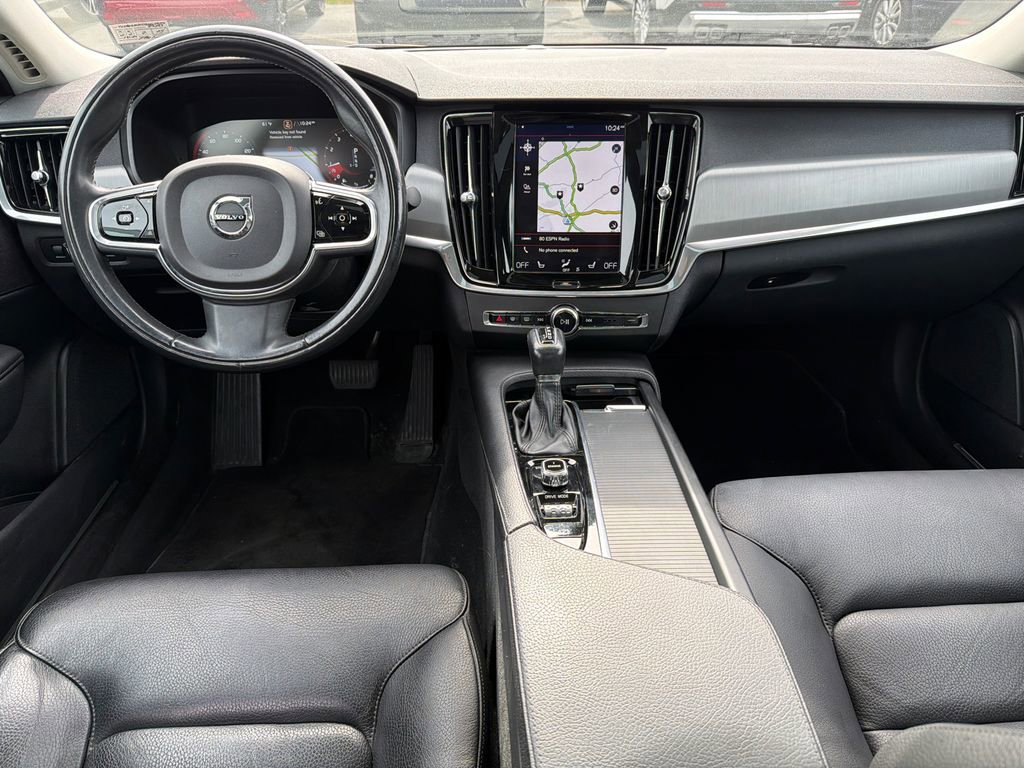 2017 Volvo S90 T6 Momentum