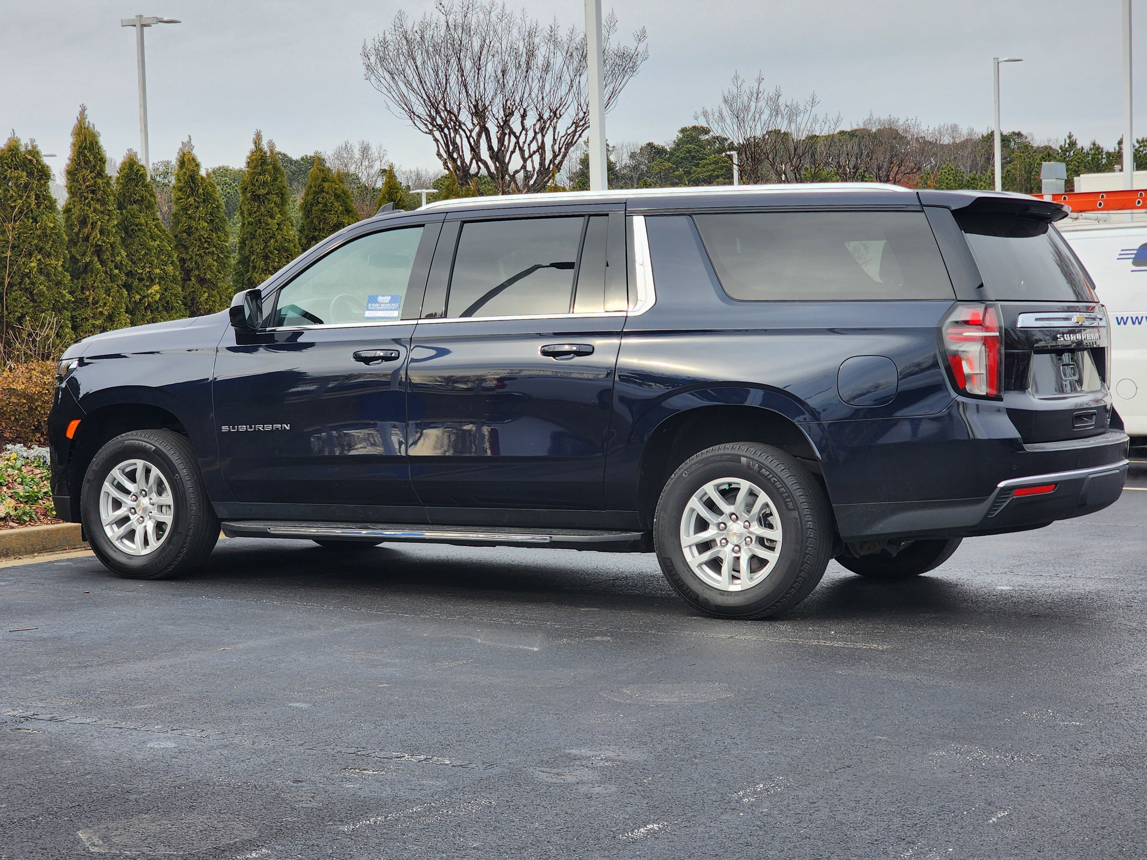 2024 Chevrolet Suburban LT