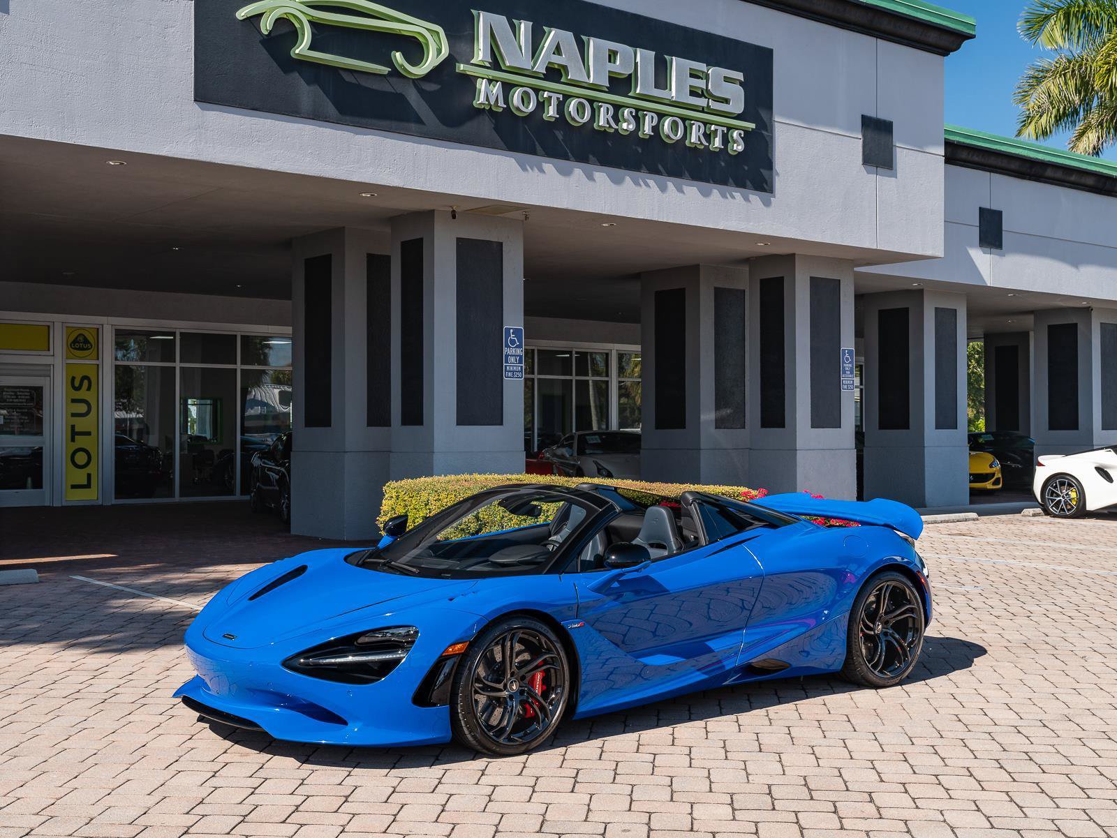 Used 2024 McLaren 750S Spider photo 11