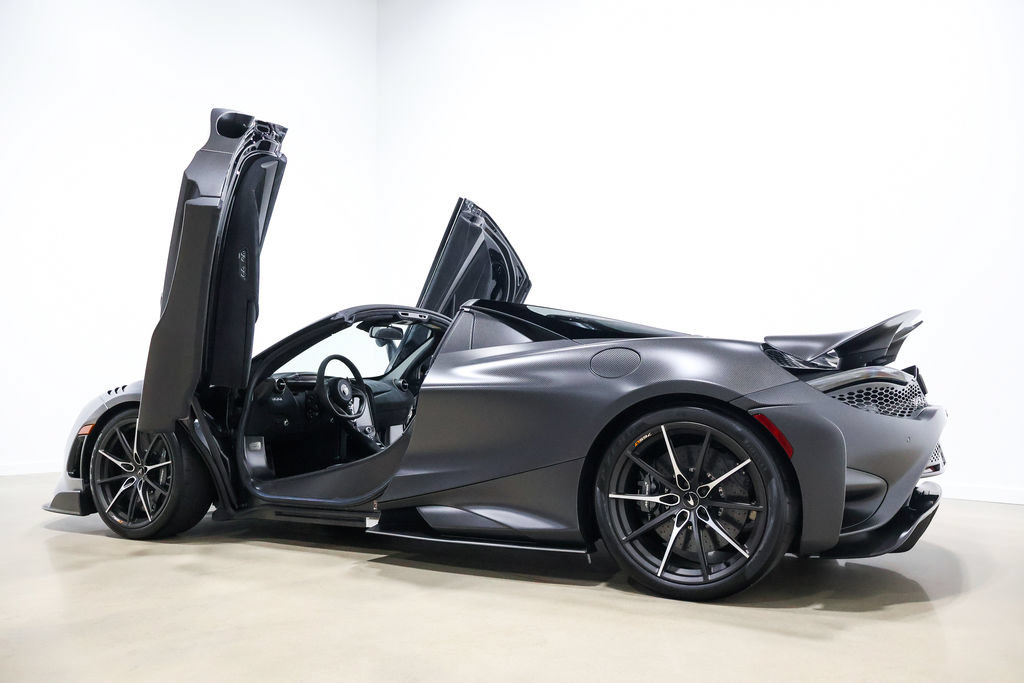 Used 2022 McLaren 765LT photo 35