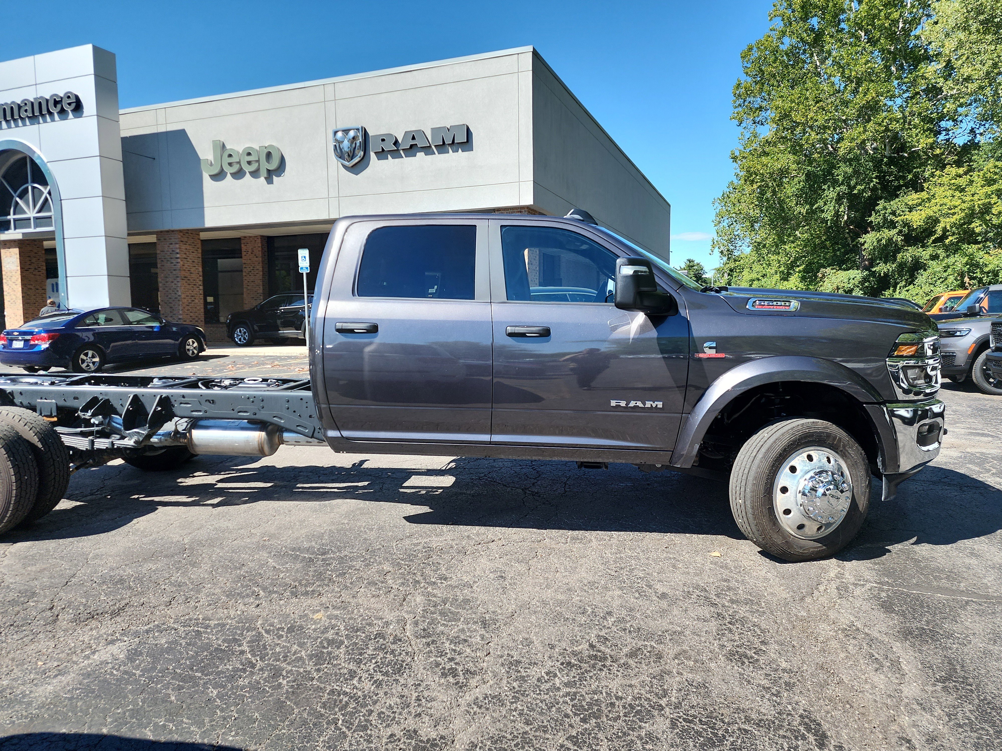 2026 RAM 5500 4x4 Crew Cab