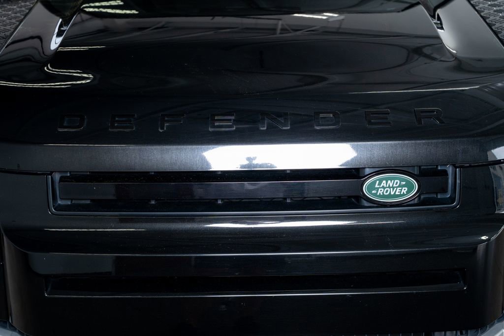 2025 Land Rover Defender 110 S