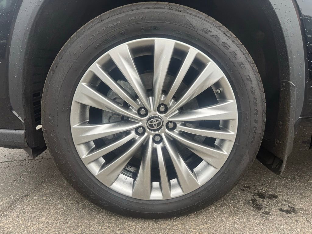 2025 Toyota Highlander Platinum