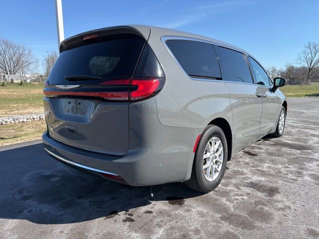 2023 Chrysler Pacifica Touring-L