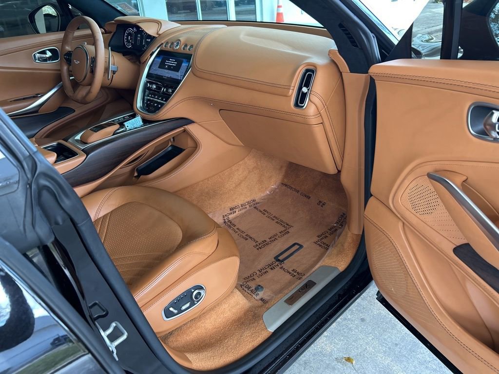 2023 Aston Martin DBX