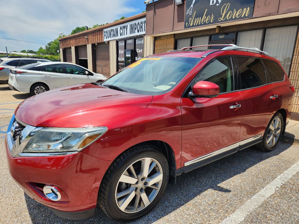 2015 Nissan Pathfinder Platinum 2WD's photo