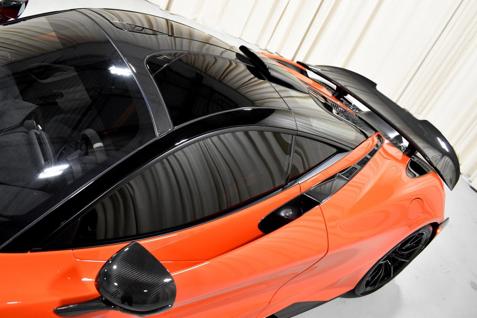 Used 2021 McLaren 765LT photo 12