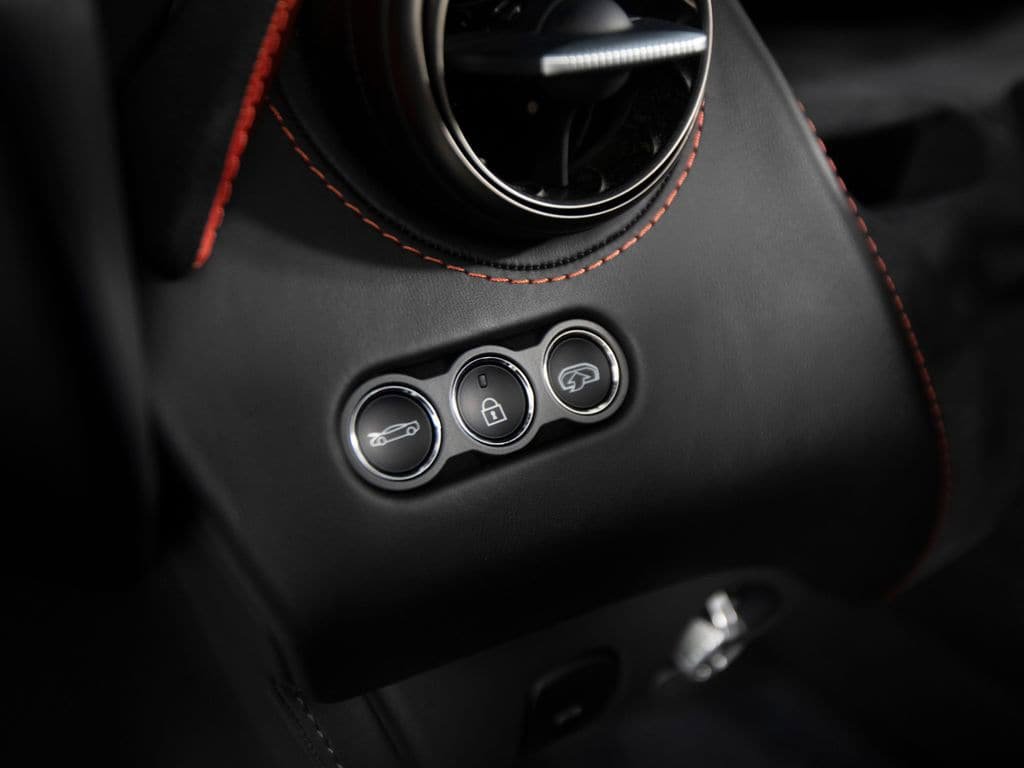 Used 2020 McLaren 720S Performance photo 17