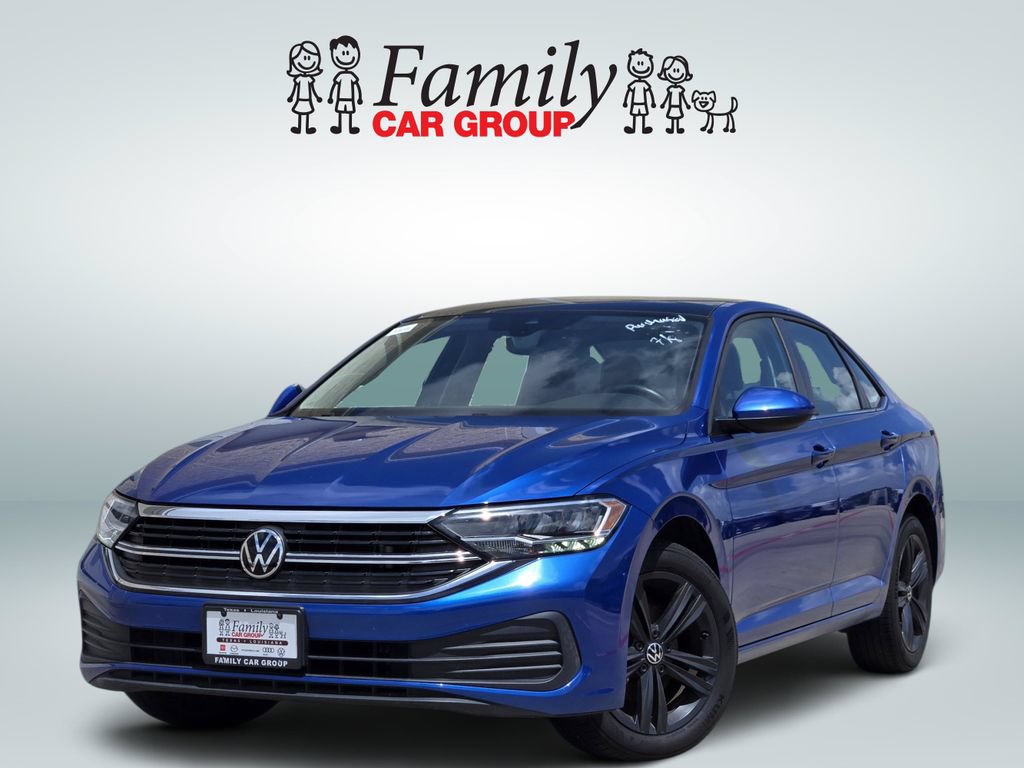 Used 2023 Volkswagen Jetta SE w/ Panoramic Sunroof Package