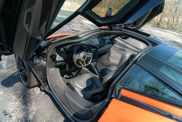Used 2018 McLaren 720S photo 36