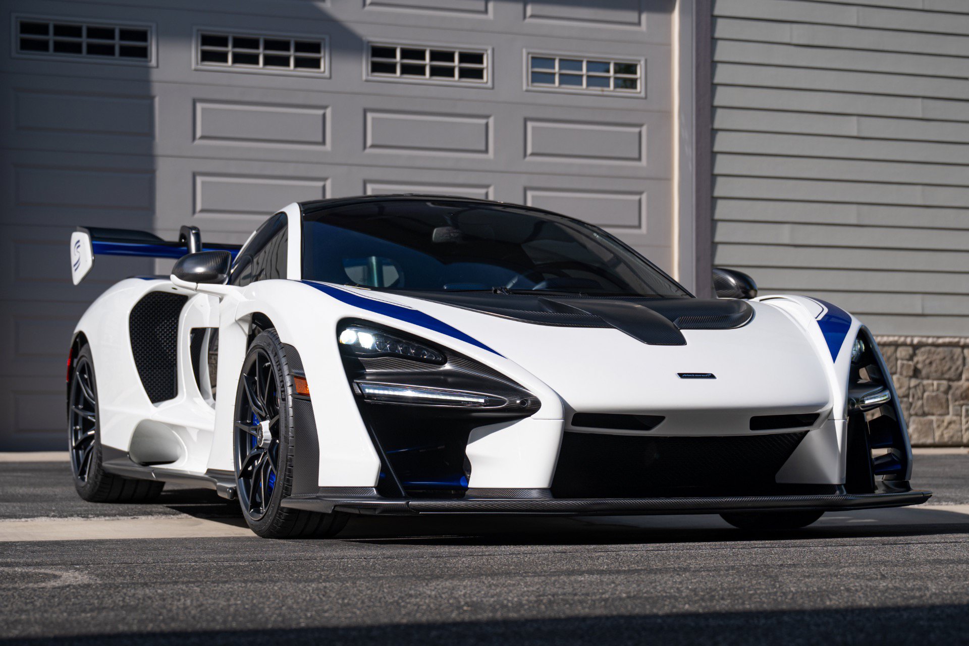Used 2019 McLaren Senna photo 19