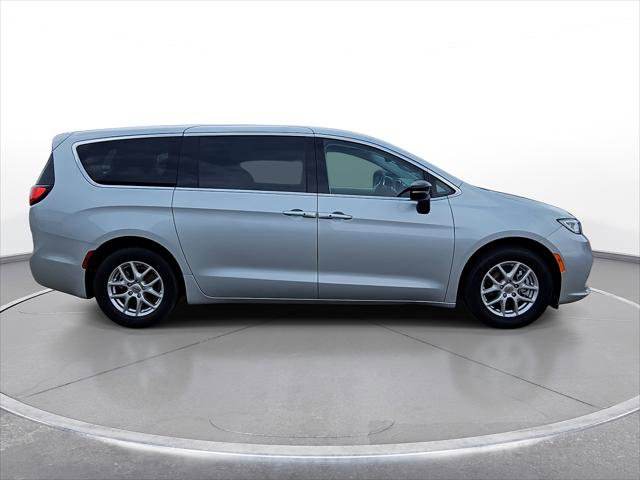 2024 Chrysler Pacifica Touring-L