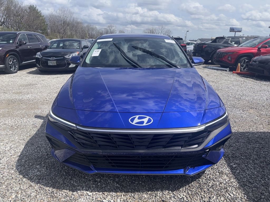 2025 Hyundai Elantra SE