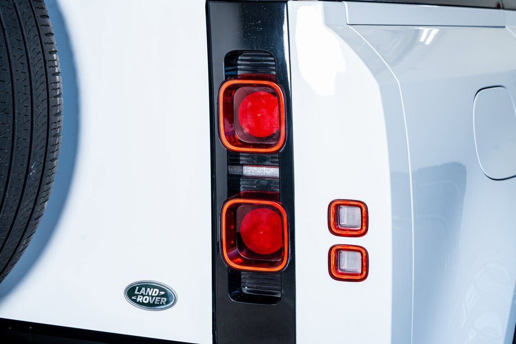 2023 Land Rover Defender 110 X-Dynamic SE