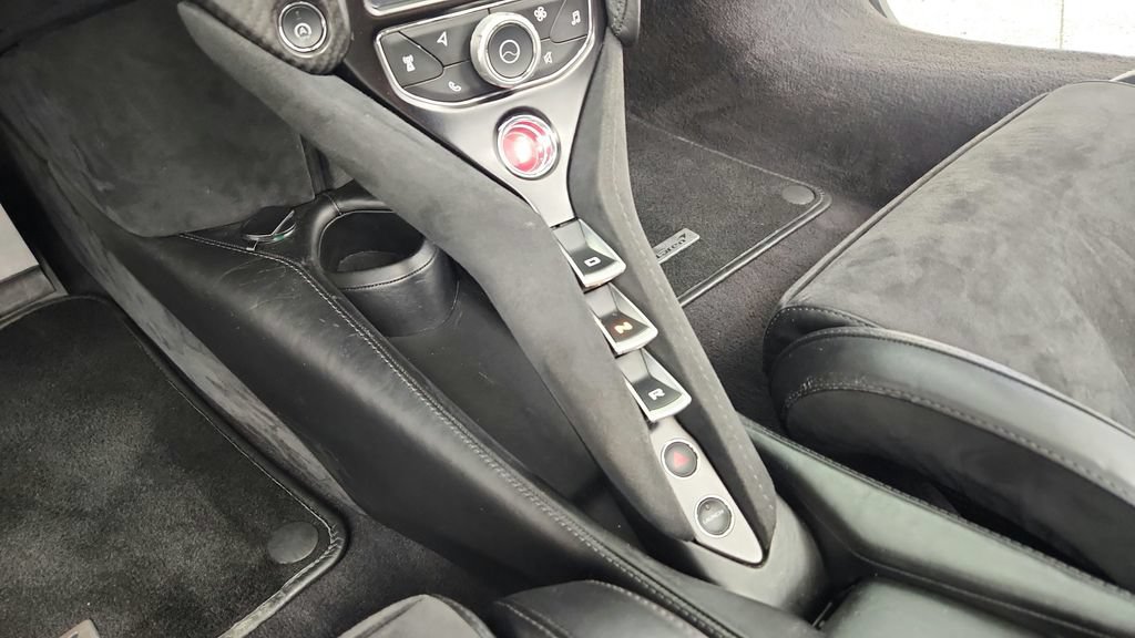 Used 2018 McLaren 720S Performance photo 48