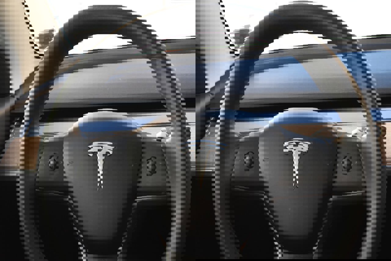 2023 Tesla Model 3 Standard Range