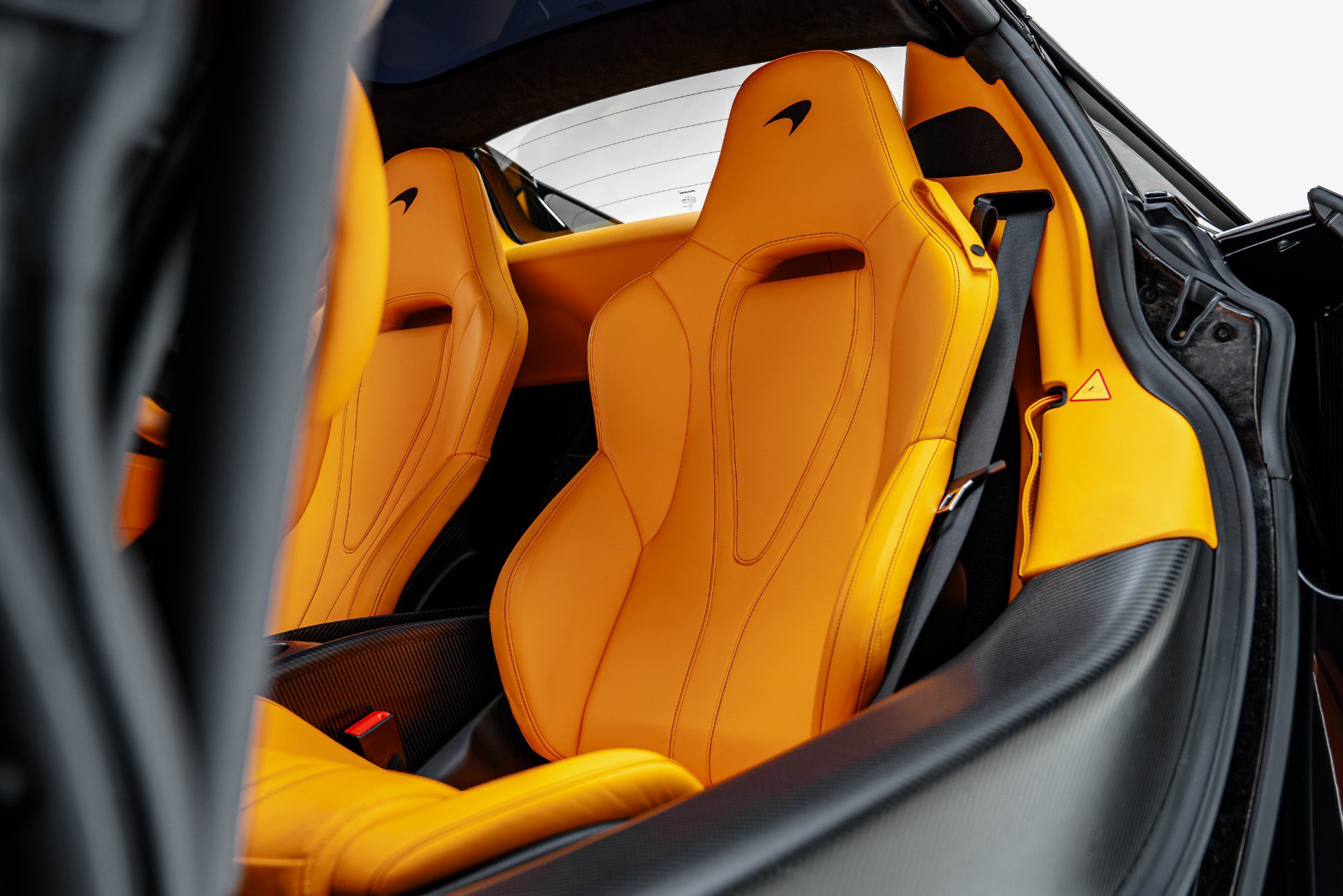 Used 2022 McLaren 765LT photo 4