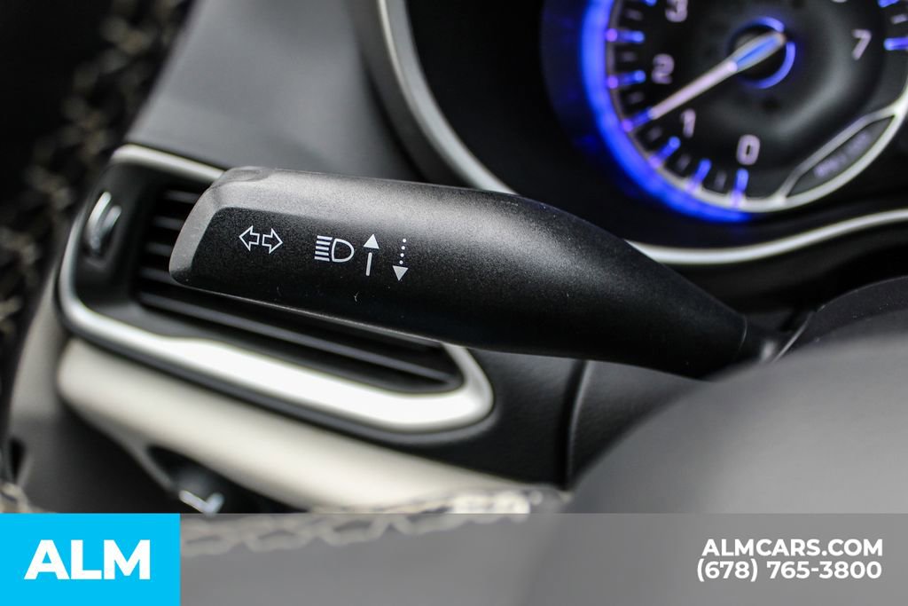 2023 Chrysler Pacifica Touring-L