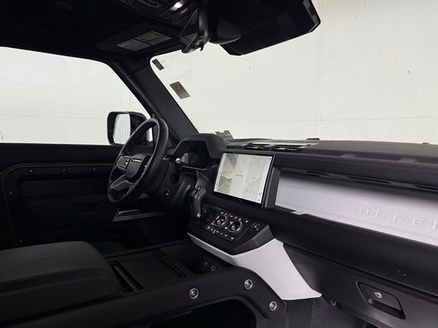 2024 Land Rover Defender 110 SE