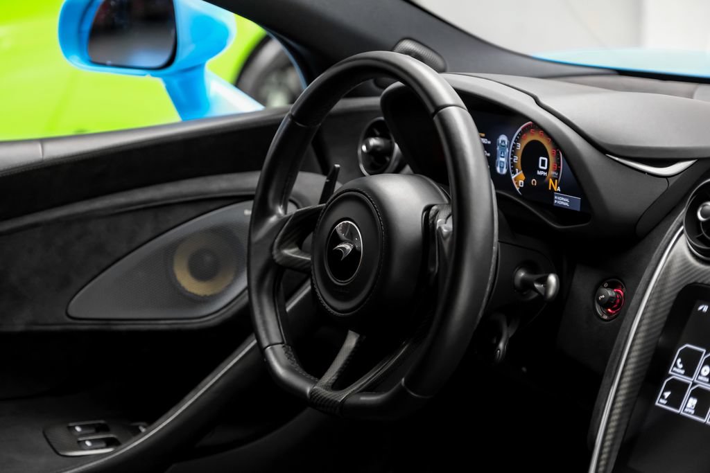 Used 2019 McLaren 600LT photo 18