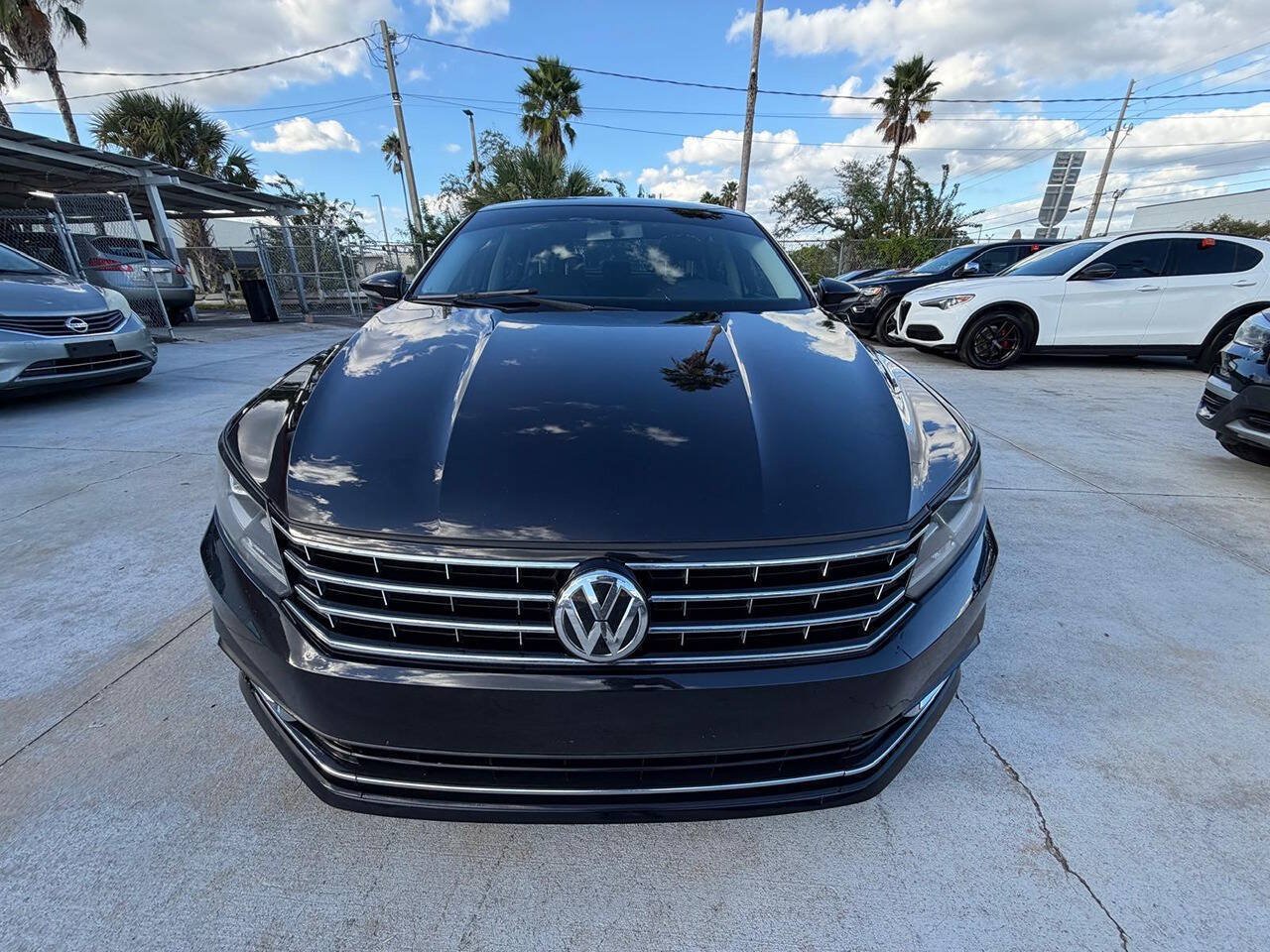 Volkswagen Used 2018 Volkswagen Passat 2.0T SE