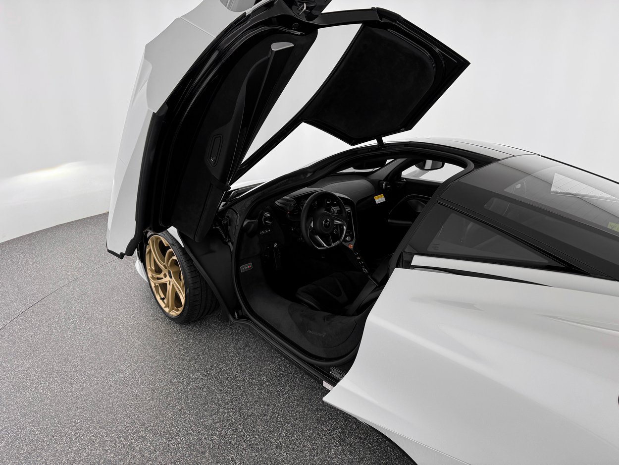 Used 2026 McLaren 750S photo 12