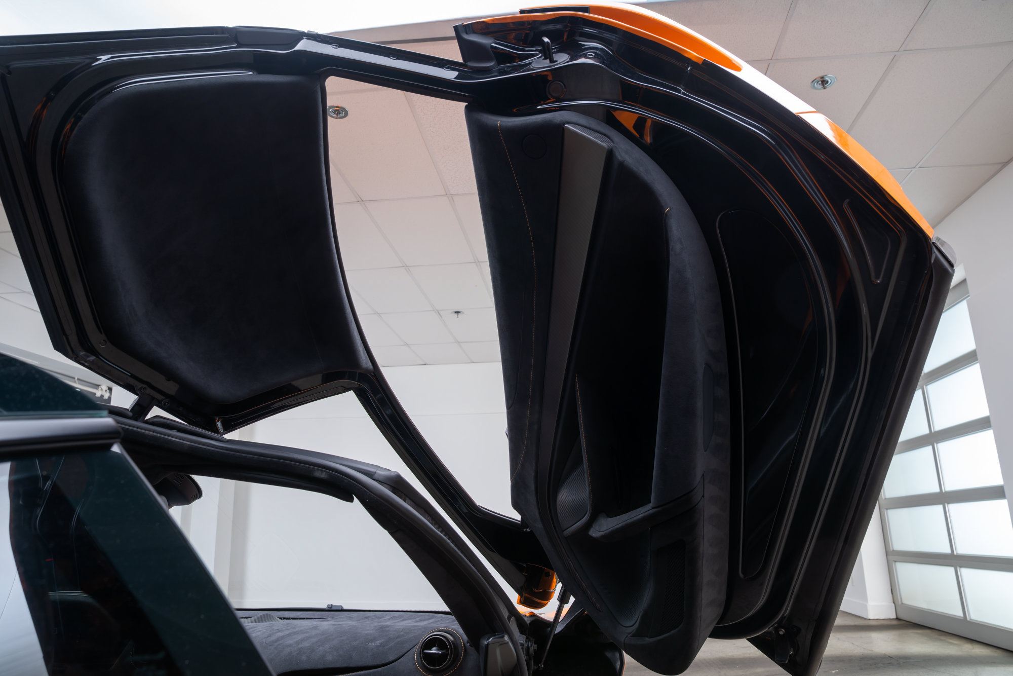 Used 2021 McLaren 765LT photo 31