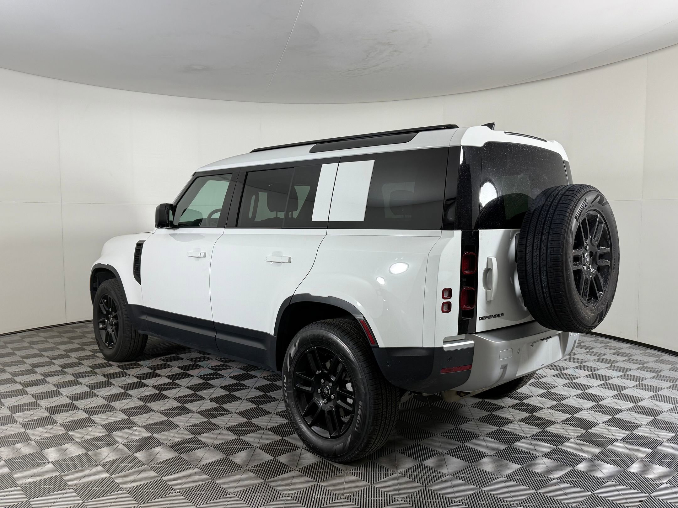 2025 Land Rover Defender 110 S