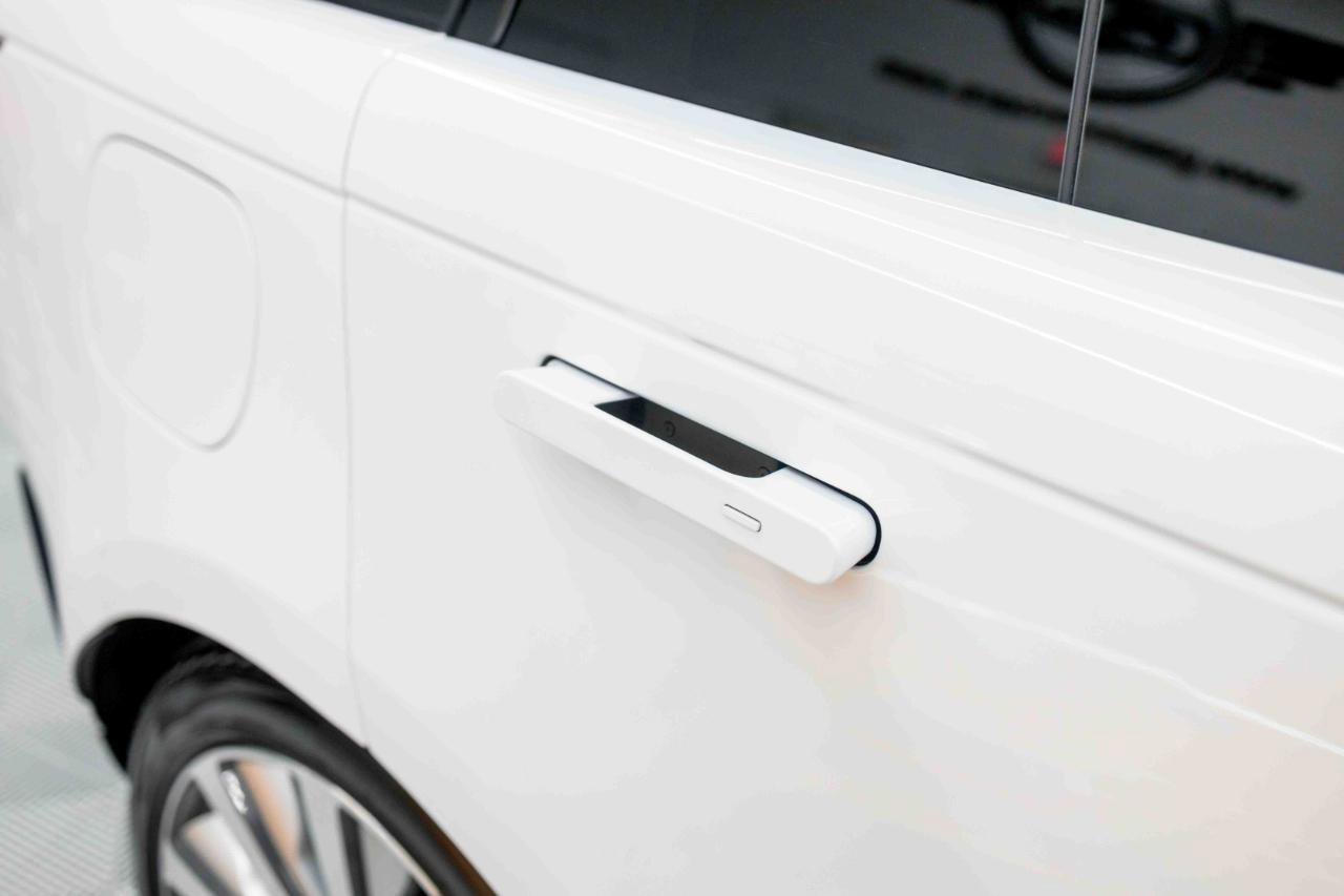 2024 Land Rover Range Rover SV