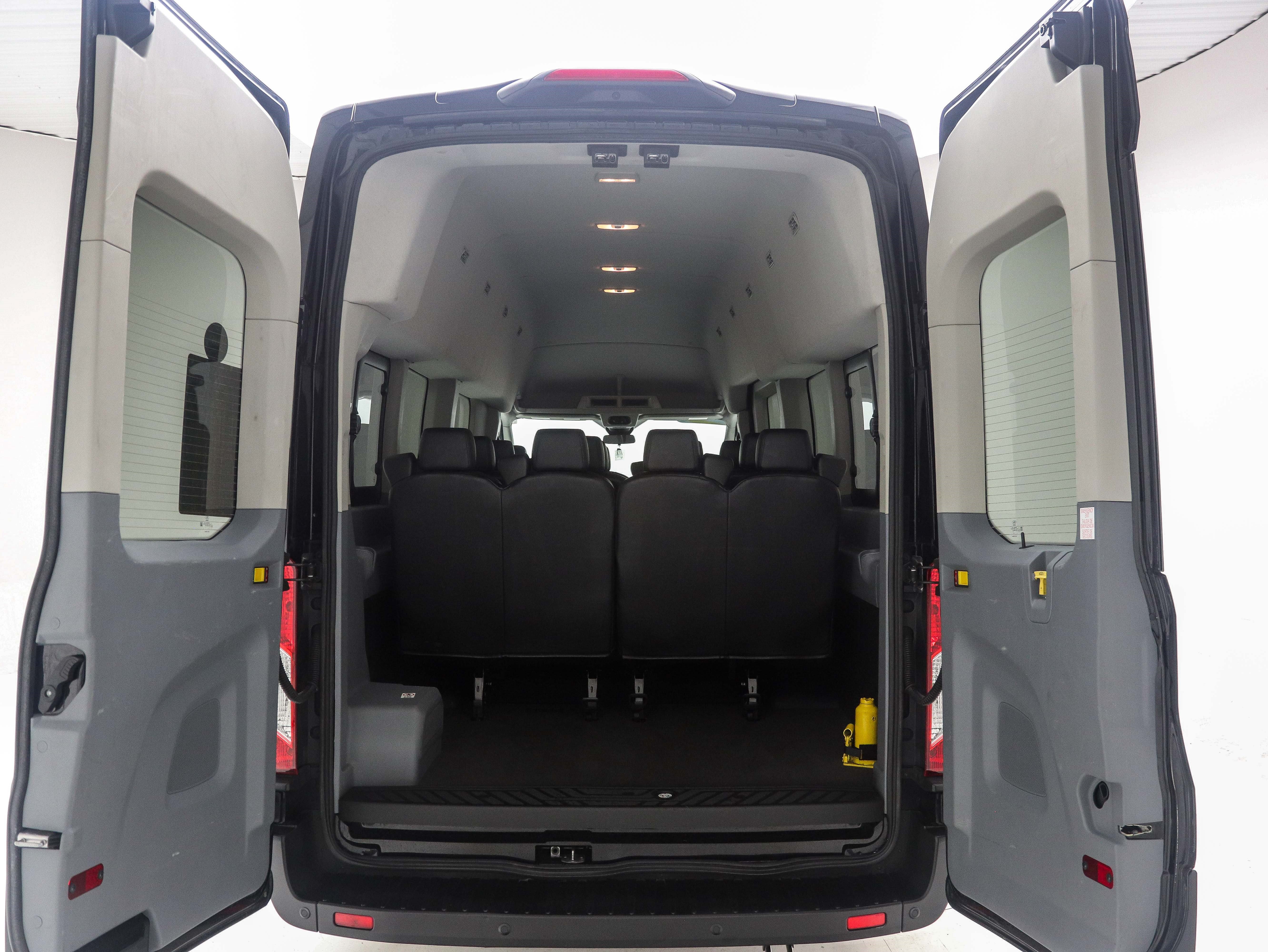 2019 Ford Transit Passenger Van XLT - Photo 10