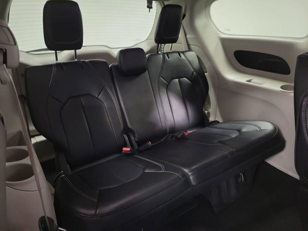 2023 Chrysler Pacifica Touring-L