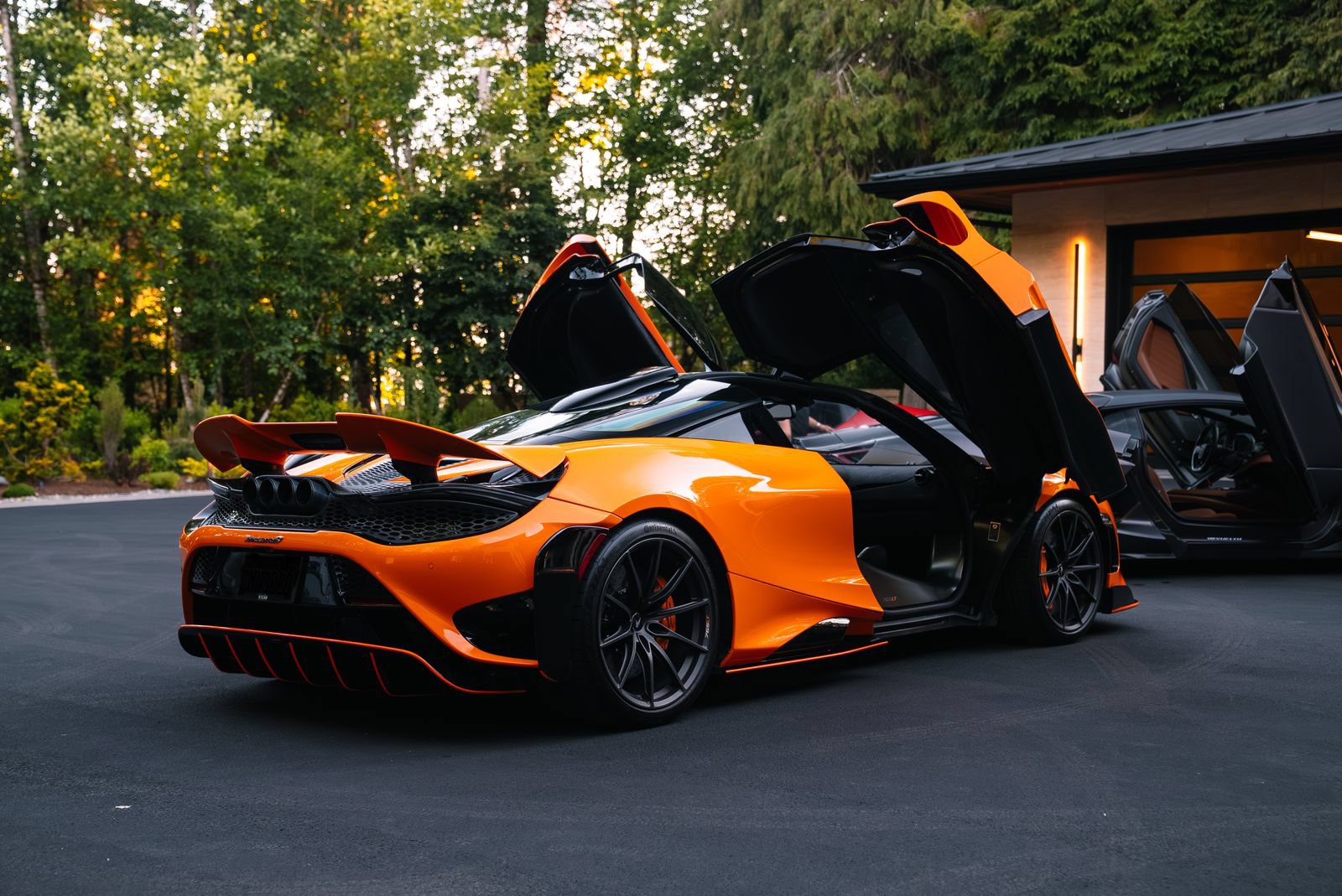 Used 2021 McLaren 765LT photo 10