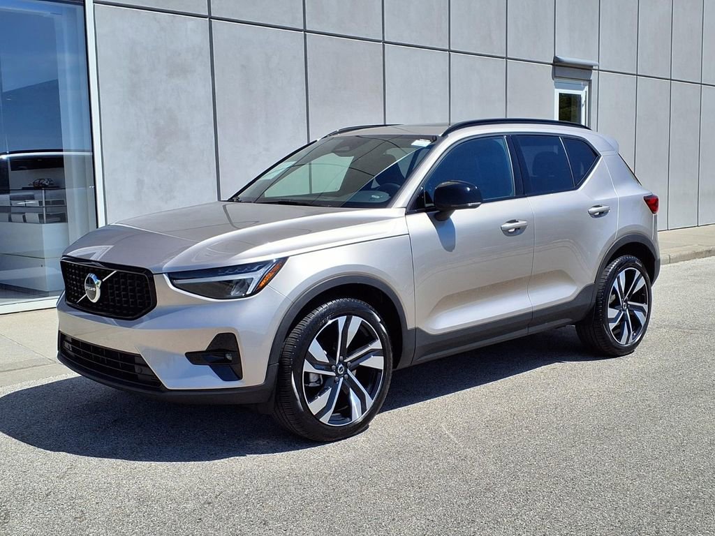 Certified 2023 Volvo XC40 B5 Plus w/ Climate Package