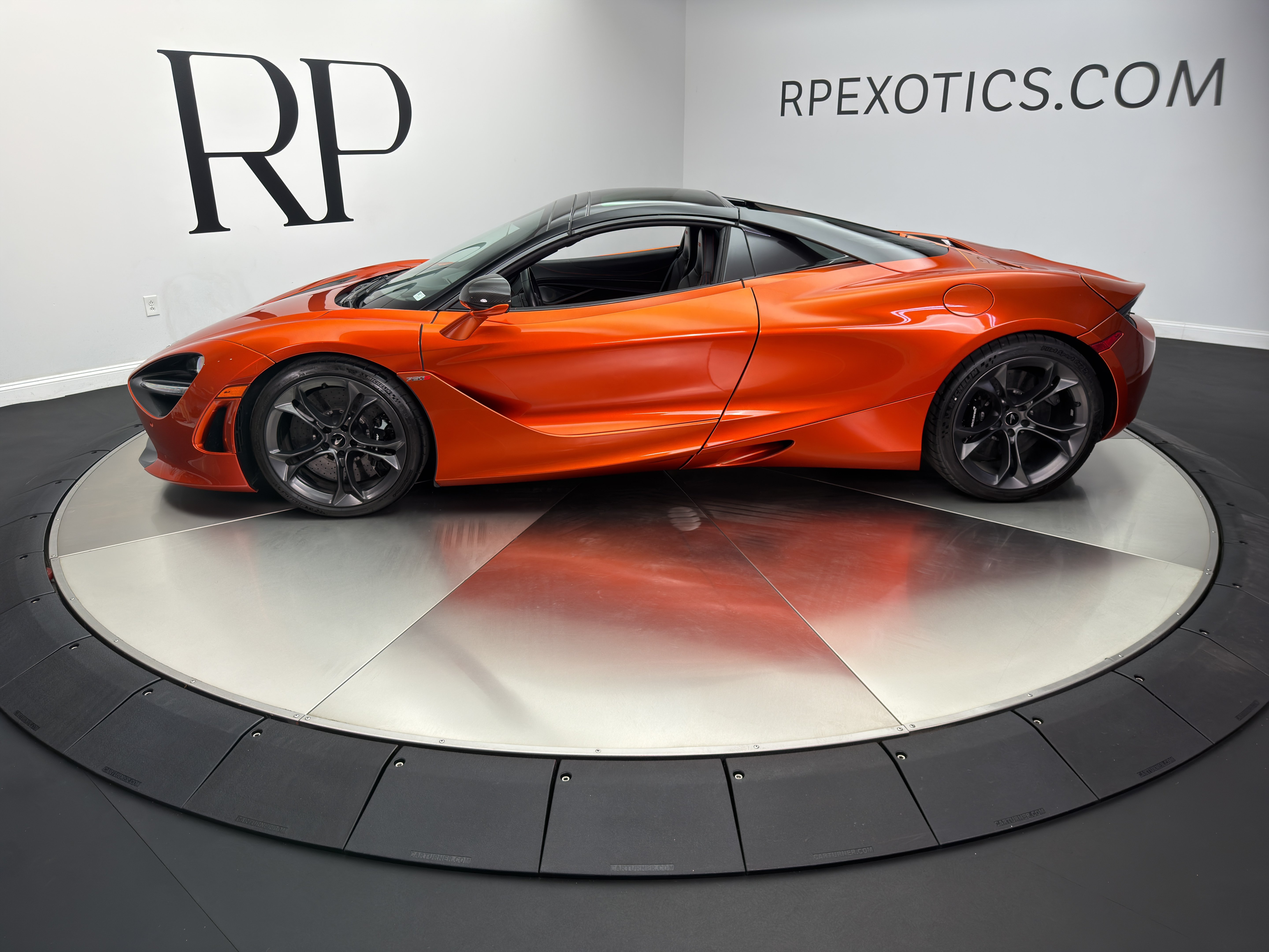 Used 2020 McLaren 720S Spider photo 11