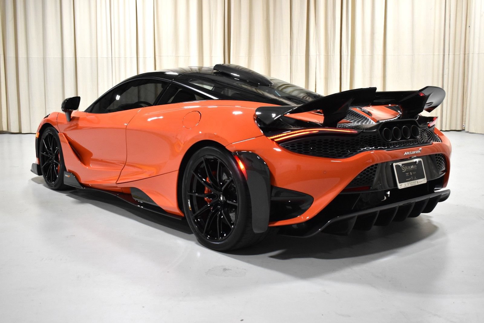 Used 2021 McLaren 765LT photo 8