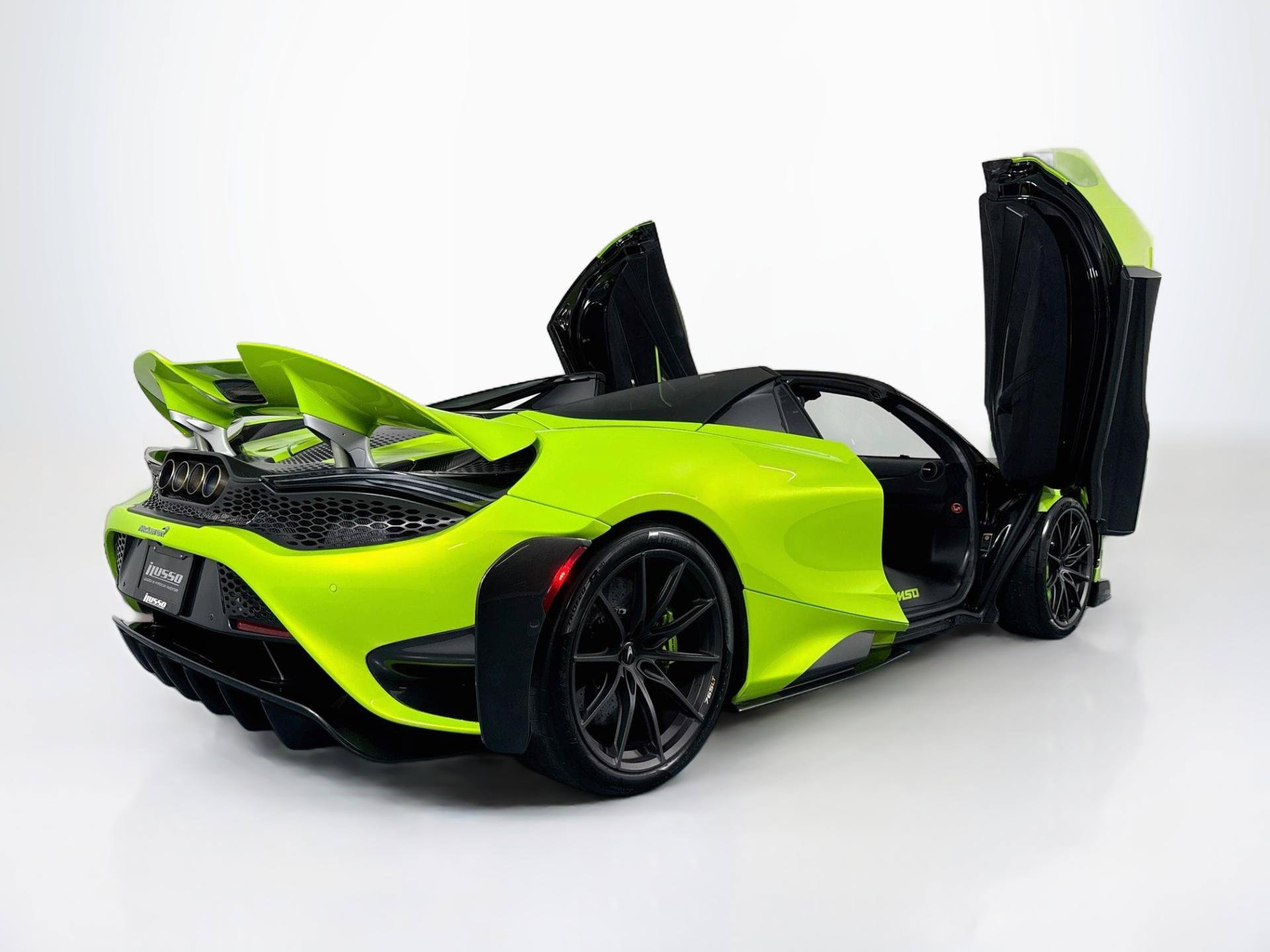 Used 2022 McLaren 765LT photo 71