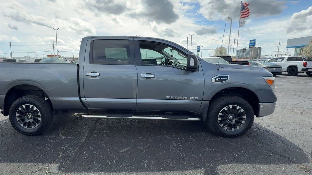 2017 Nissan Titan SV
