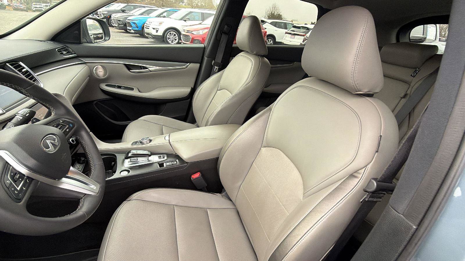 2023 INFINITI Qx50 Luxe