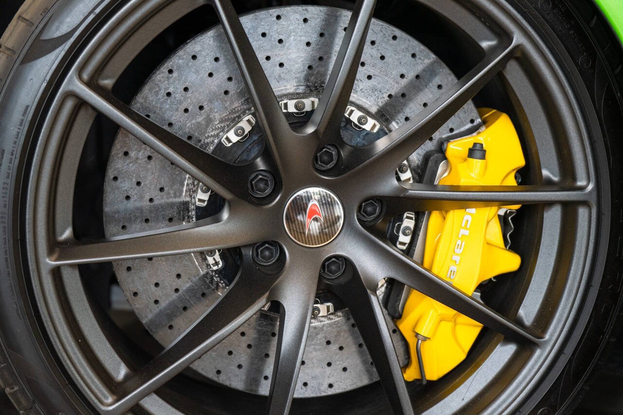 Used 2018 McLaren 720S Performance photo 17