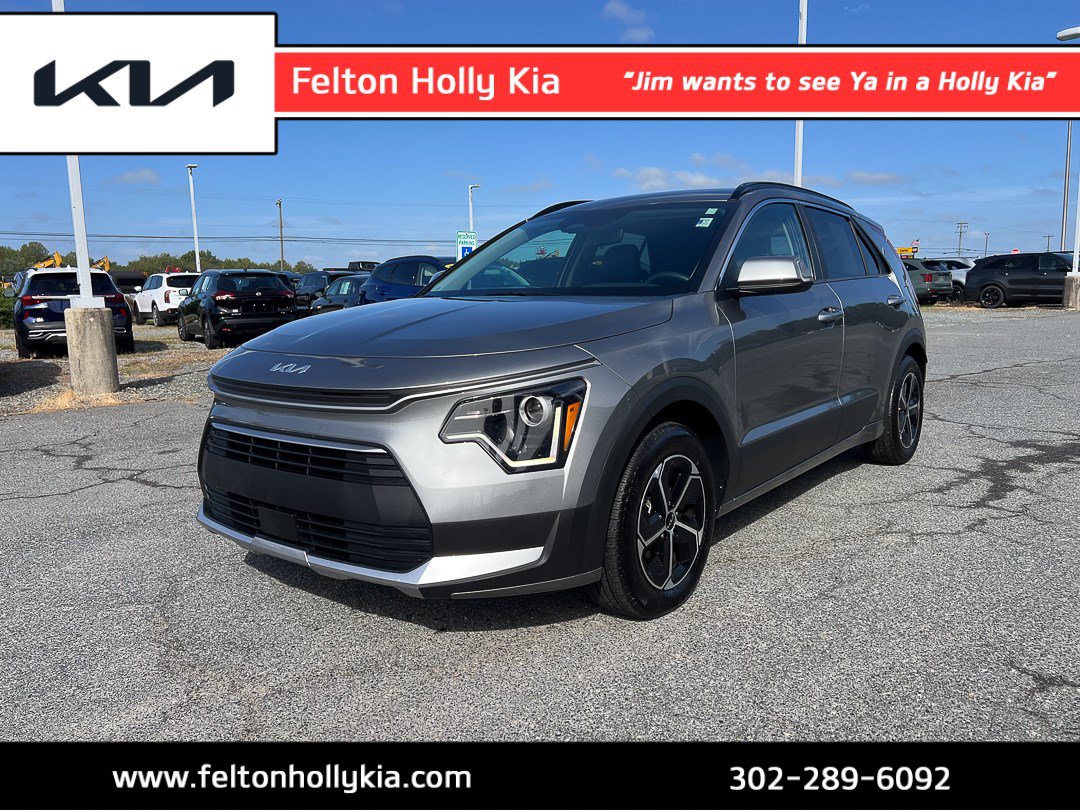 Used 2025 Kia Niro EX