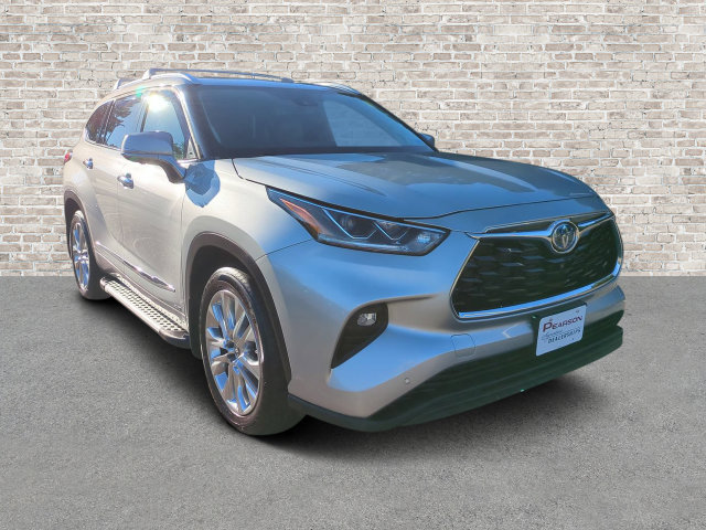 Used 2023 Toyota Highlander Limited