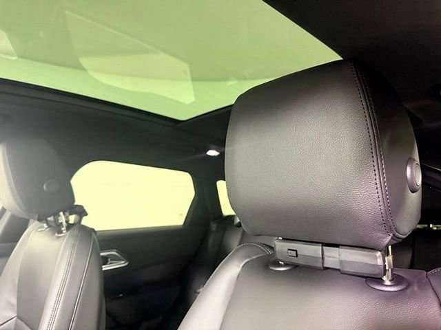 2026 Land Rover Range Rover Velar Dynamic SE