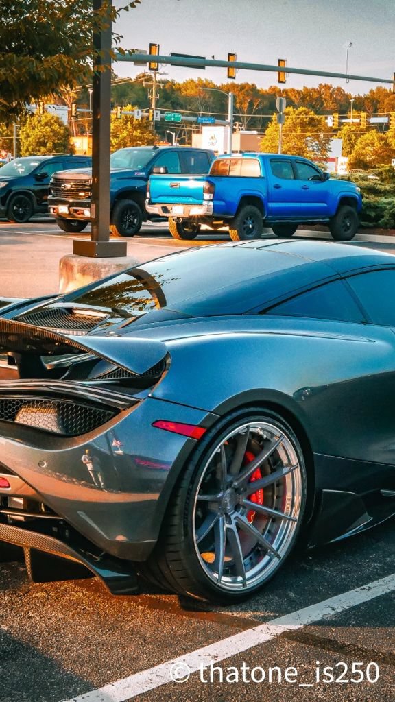 Used 2019 McLaren 720S Performance photo 10