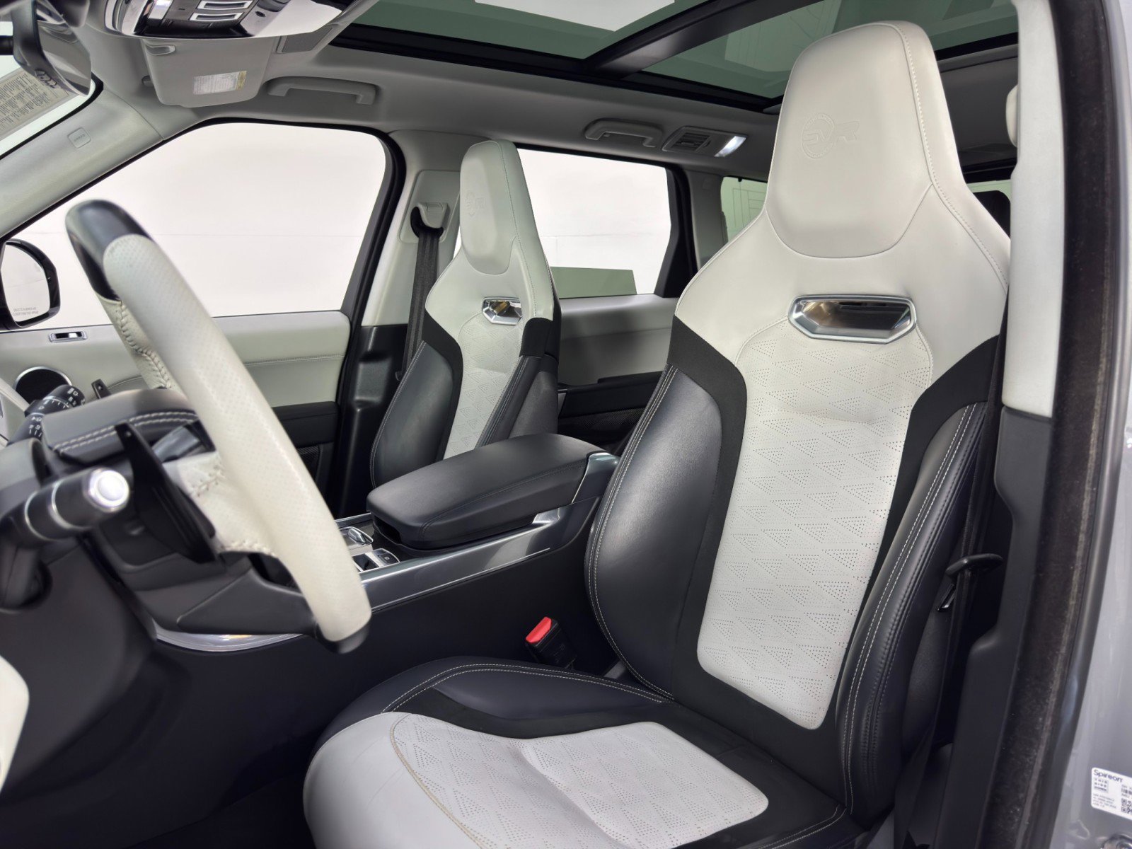 2022 Land Rover Range Rover Sport SVR Carbon Edition