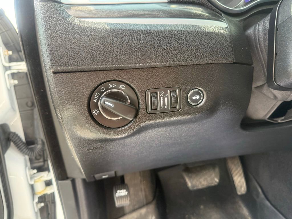 2020 Chrysler 300 Touring L