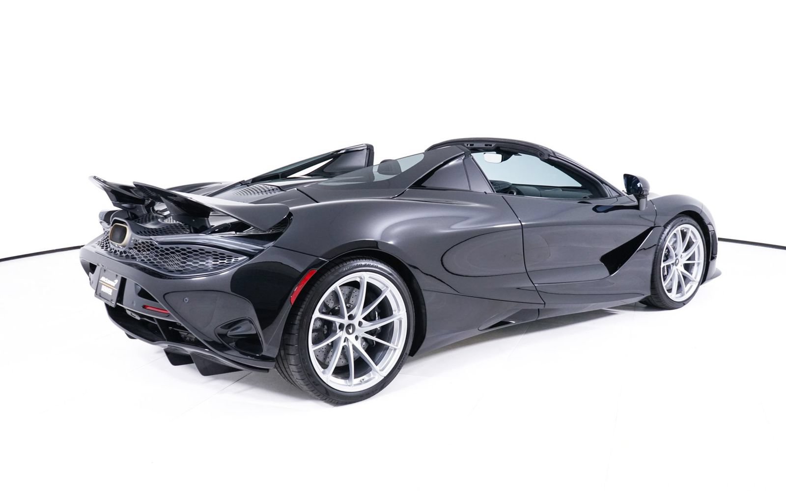 Used 2026 McLaren 750S Spider photo 8