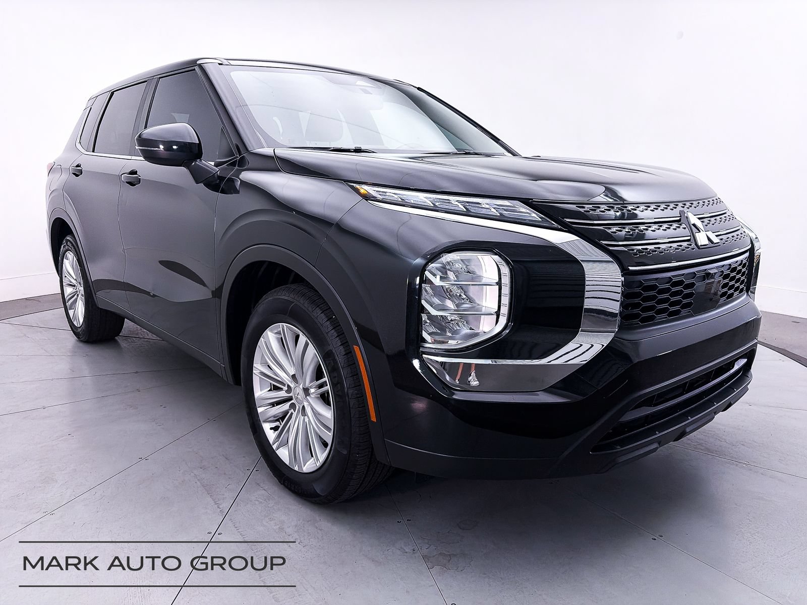 Used 2024 Mitsubishi Outlander ES